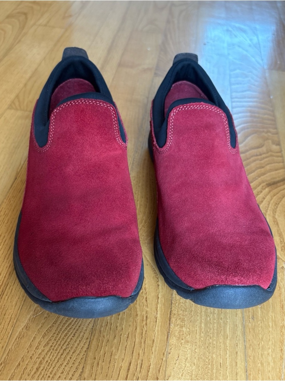 Lands' End Mocs Clogs Shoes Slip-On Red Suede Leather Comfort Womens Size 7.5B - Picture 2 of 12